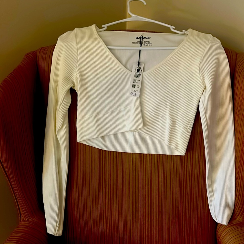 Garage size small- cream long sleeve cropped v-neck tee- NEW with TAGS